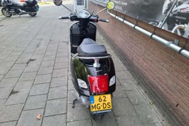 Vespa GTS (2015) thumbnail 6