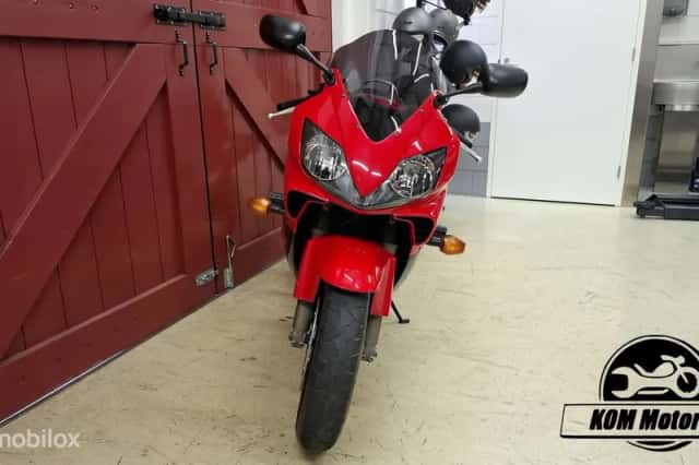 Honda CBR600F (2007) thumbnail 6