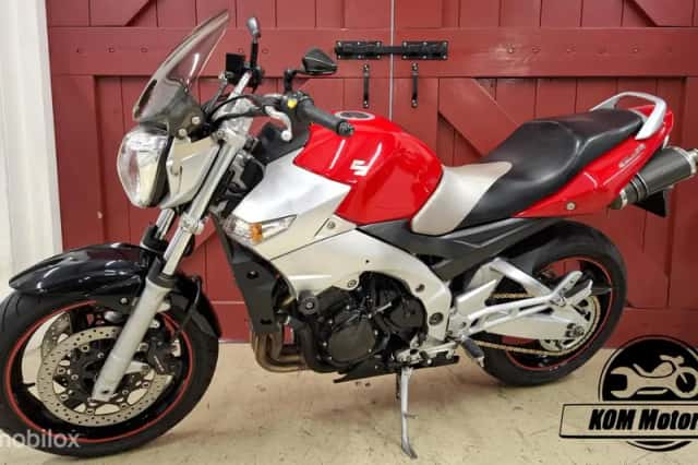 Suzuki GSR600 (2007) thumbnail 1
