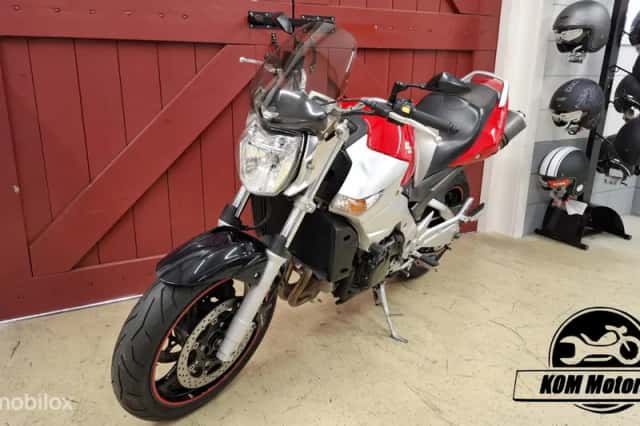 Suzuki GSR600 (2007) thumbnail 3