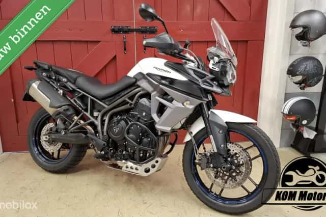 Triumph Tiger 800 XRX (2016) thumbnail 1