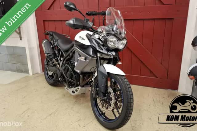 Triumph Tiger 800 XRX (2016) thumbnail 2