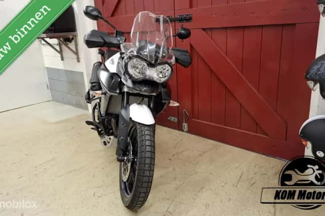 Triumph Tiger 800 XRX (2016) thumbnail 3
