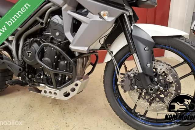 Triumph Tiger 800 XRX (2016) thumbnail 6