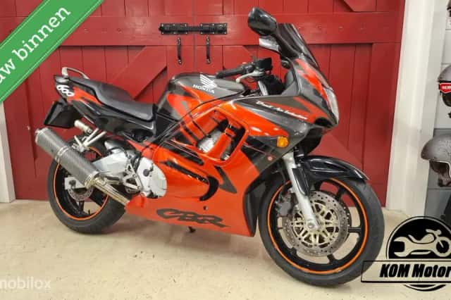 Honda CBR600F (1998) thumbnail 1