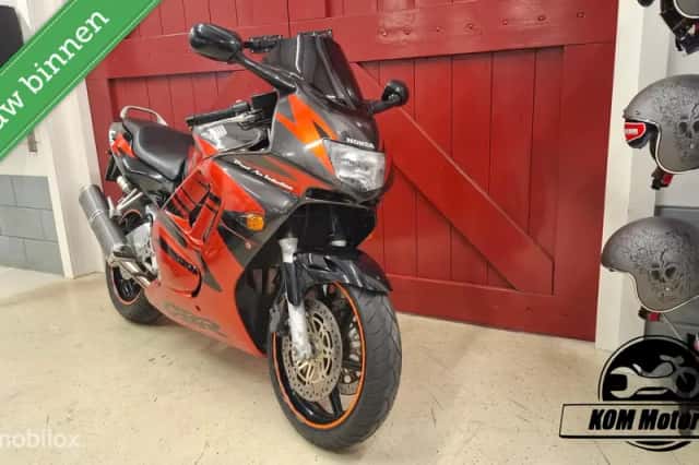Honda CBR600F (1998) thumbnail 2