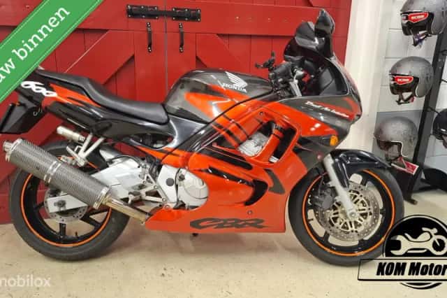 Honda CBR600F (1998) thumbnail 3