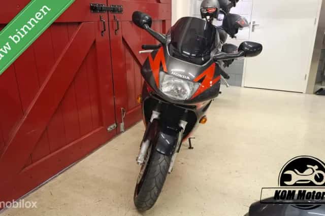 Honda CBR600F (1998) thumbnail 6