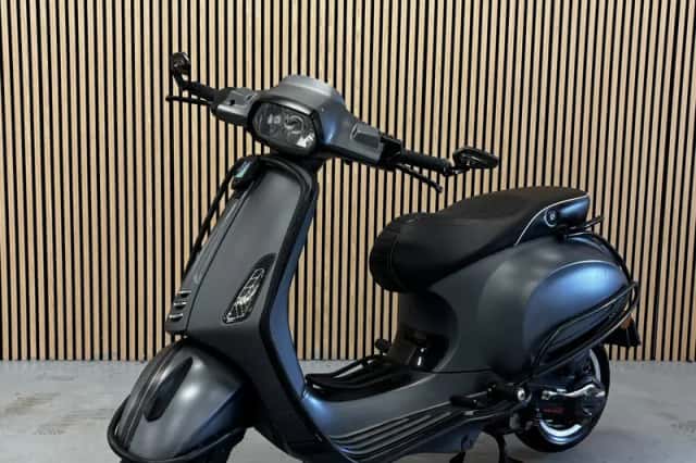 Vespa Sprint (2016) thumbnail 1
