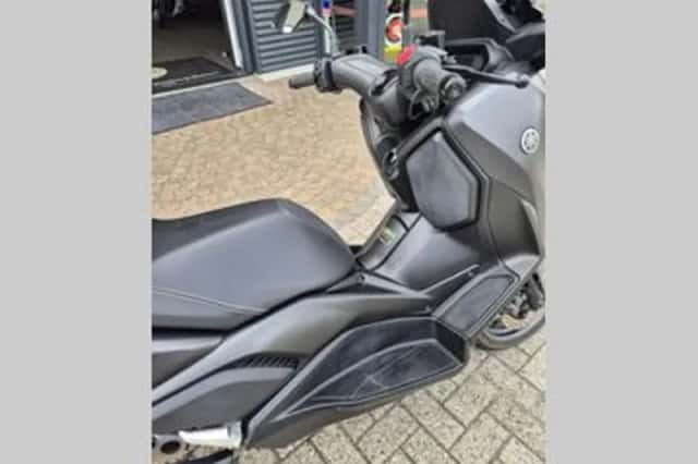 Yamaha X-MAX 300 (2023) thumbnail 3