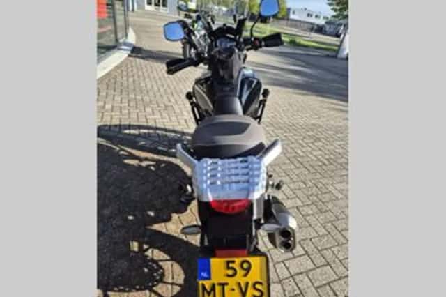 Suzuki V-Strom (2016) thumbnail 5