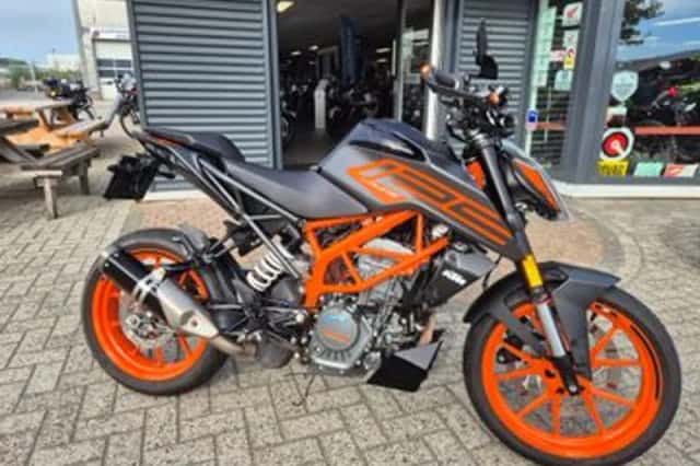 KTM 125 Duke (2021) thumbnail 1