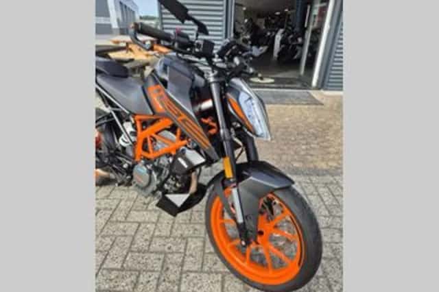 KTM 125 Duke (2021) thumbnail 2