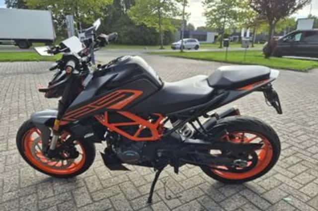 KTM 125 Duke (2021) thumbnail 6