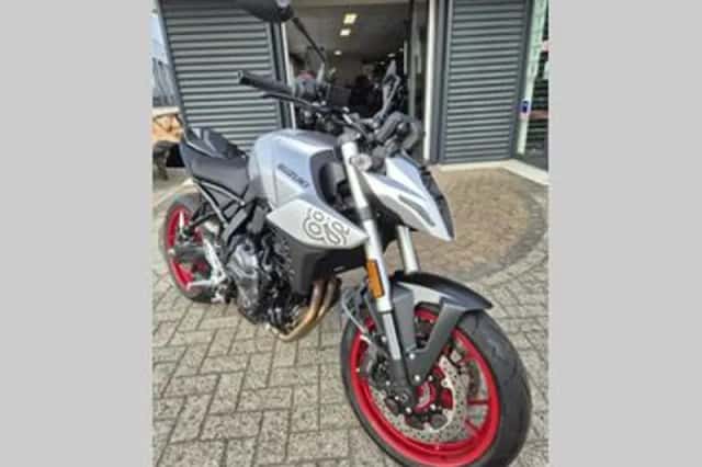 Suzuki GSX-8S (2025) thumbnail 2