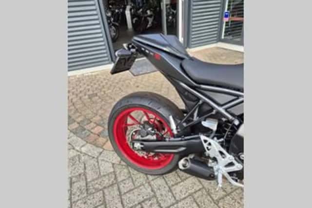 Suzuki GSX-8S (2025) thumbnail 4
