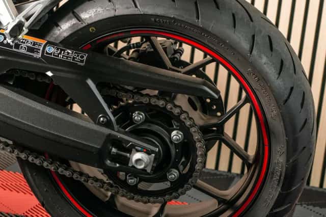Honda CBR650R (2020) thumbnail 3