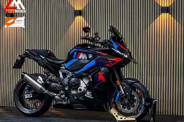 BMW M 1000 XR (2026) thumbnail 1