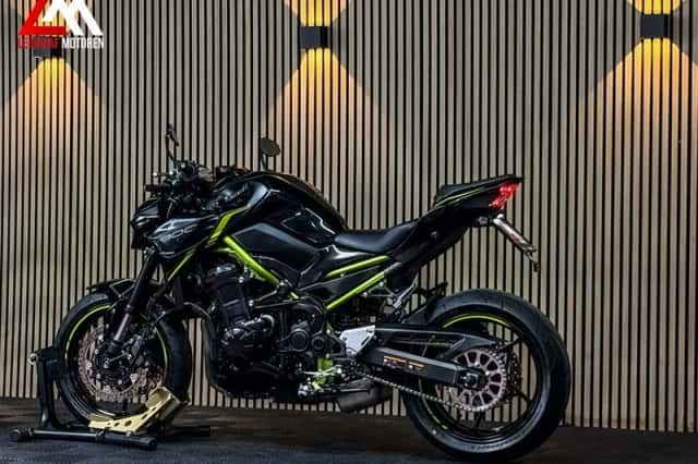 Kawasaki Z900 (2023) thumbnail 4