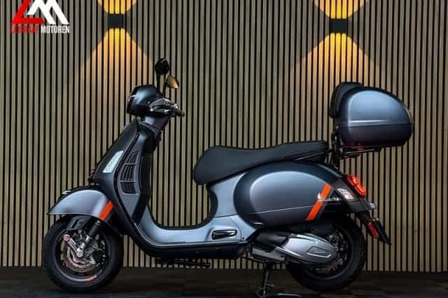 Vespa GTS 300 Super (2024) thumbnail 5