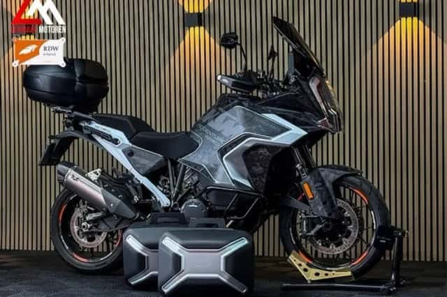 KTM 1290 Super Adventure S (2024) thumbnail 2