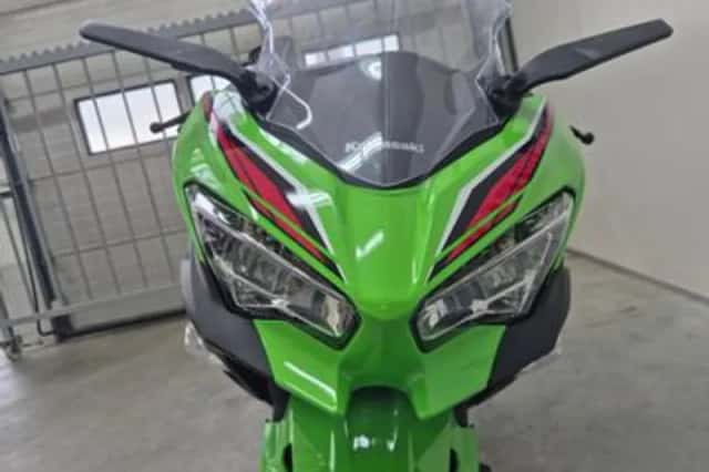 Kawasaki Ninja 400 (2023) thumbnail 5