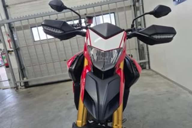 Ducati Hypermotard 939 SP (2017) thumbnail 4