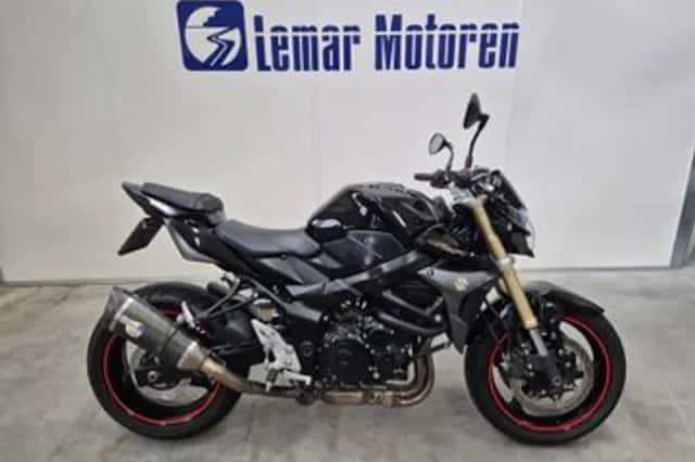 Suzuki GSR750 (2011) thumbnail 1