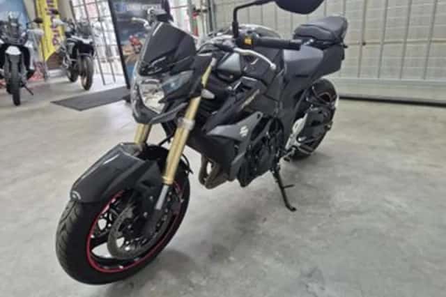 Suzuki GSR750 (2011) thumbnail 3