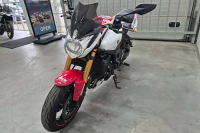 Yamaha FZ8 (2012) thumbnail 3