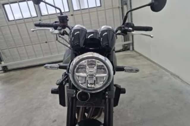 Kawasaki Z900RS (2020) thumbnail 4