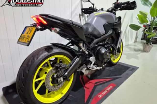 Yamaha MT-09 (2017) thumbnail 4