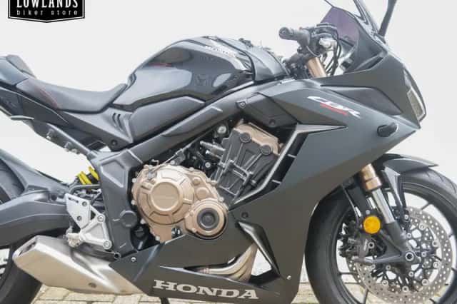 Honda CBR650R (2021) thumbnail 4