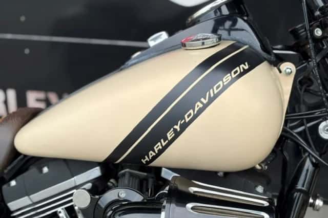 Harley-Davidson Dyna Fat Bob (2015) thumbnail 4