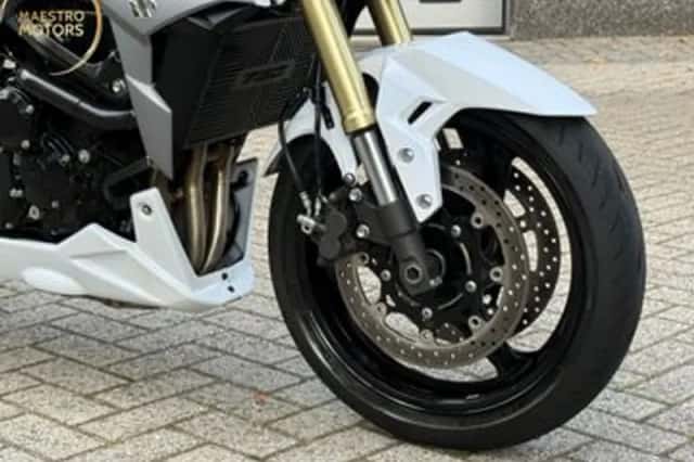 Suzuki GSR750 (2016) thumbnail 2