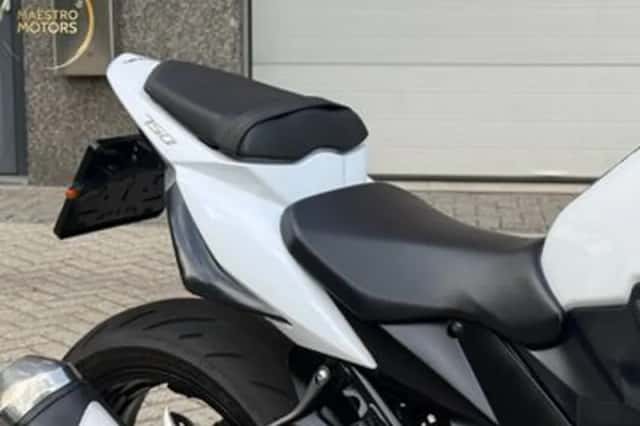 Suzuki GSR750 (2016) thumbnail 5