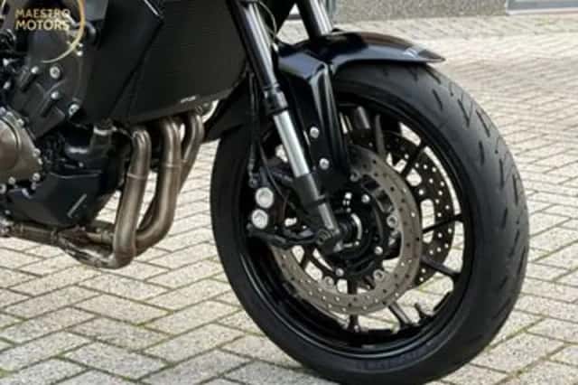 Yamaha MT-09 (2018) thumbnail 2