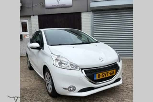 Peugeot 208 1.2 Vti Active (2013) thumbnail 2