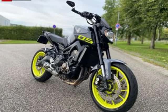 Yamaha MT-09 (2016) thumbnail 1