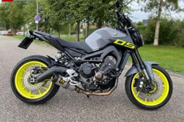 Yamaha MT-09 (2016) thumbnail 2