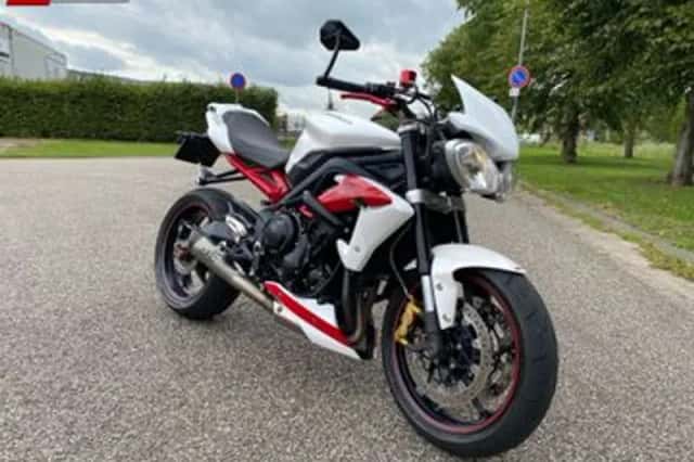 Triumph Street Triple R (2014) thumbnail 1
