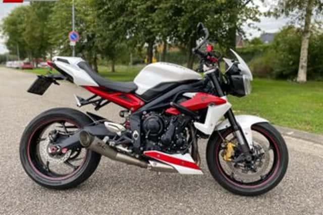 Triumph Street Triple R (2014) thumbnail 2