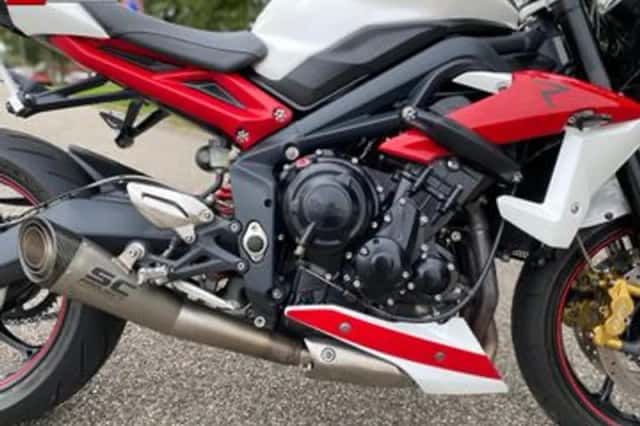 Triumph Street Triple R (2014) thumbnail 3