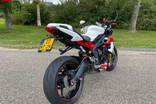 Triumph Street Triple R (2014) thumbnail 4