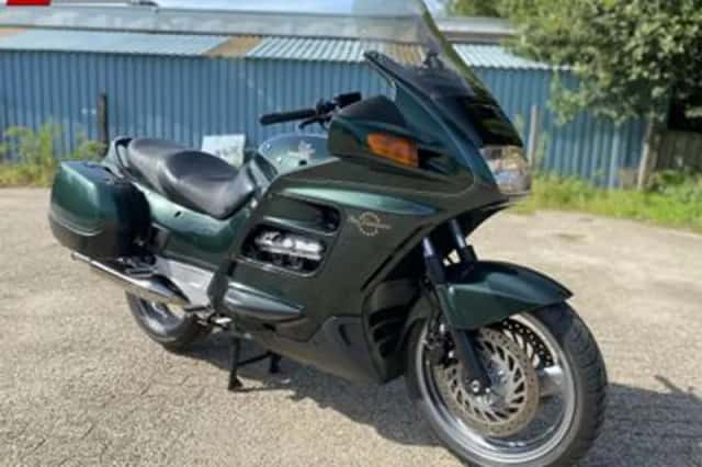 Honda ST 1100 PAN European (1993) thumbnail 1