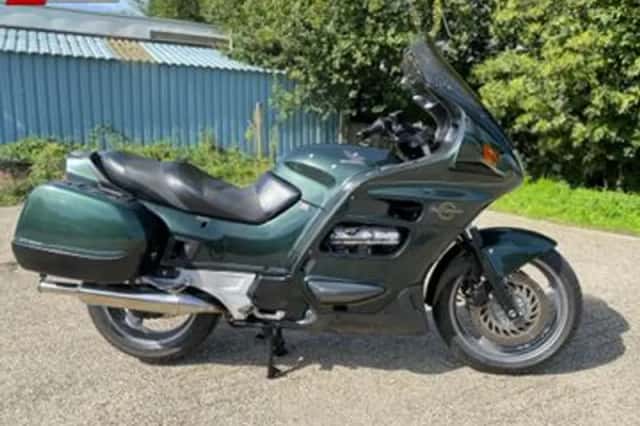 Honda ST 1100 PAN European (1993) thumbnail 2