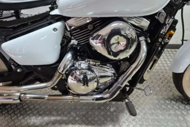 Suzuki VZ 800 Marauder (2000) thumbnail 4