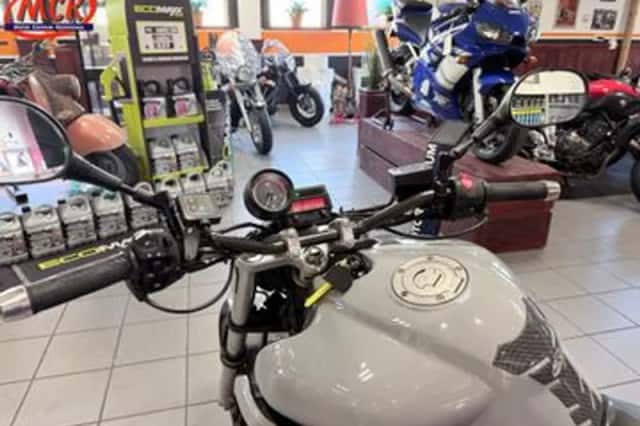 Yamaha MT-03 (2006) thumbnail 6