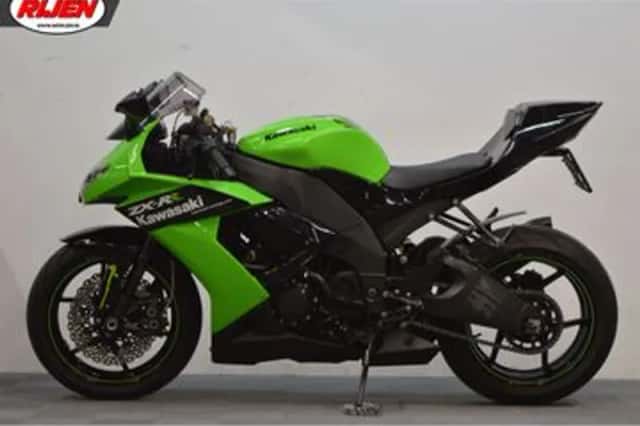 Kawasaki ZX 10R Ninja (2009) thumbnail 3