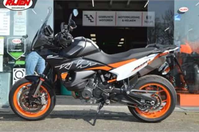 KTM 890 SMT (2024) thumbnail 3